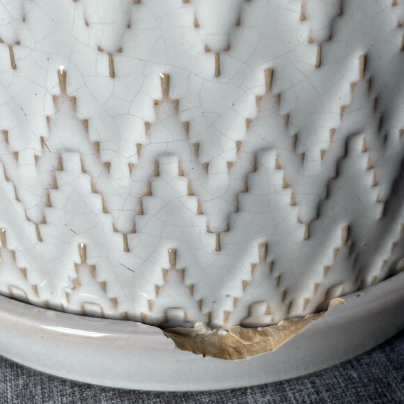 Sagebrook Ivory & Beige Chevron Designed Ceramic Planter For Home/Office - Picture 8 of 10